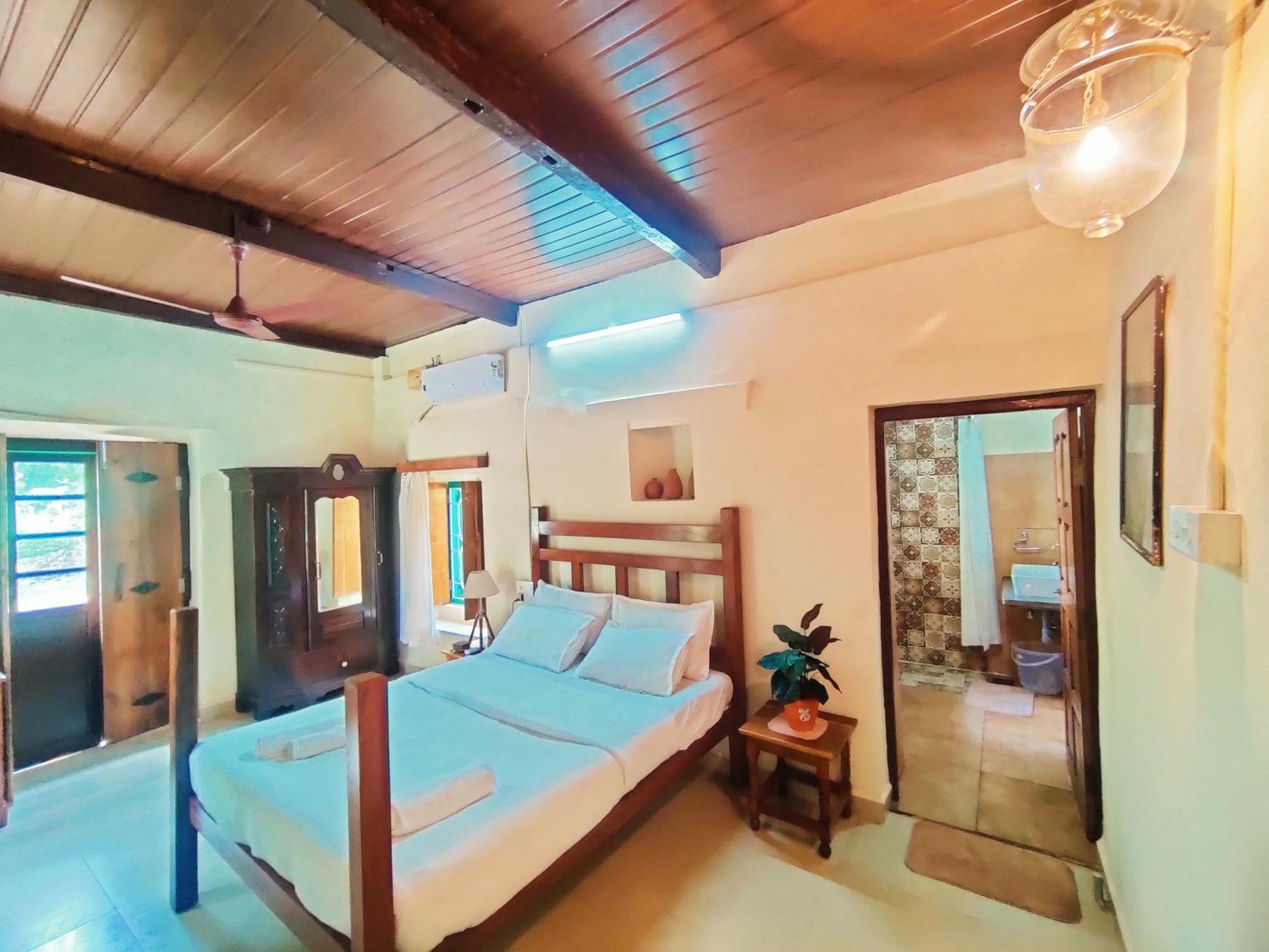 The Bungalow Bogmalo An 1880 Indo Portuguese Heritage Beach Villa South Goa Exterior photo